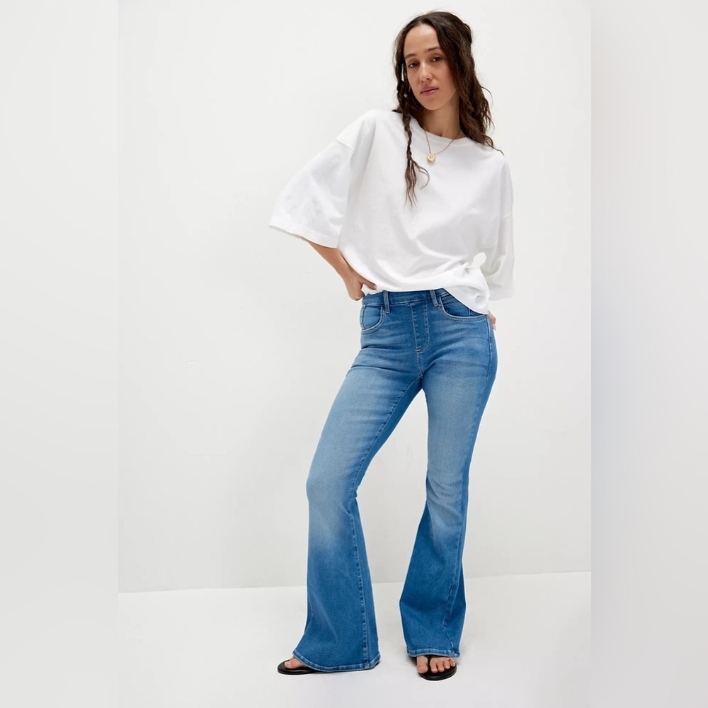 Free people We The Free women XL 16 18 Flare Jeans CRVY Infinite Stretch Pull On